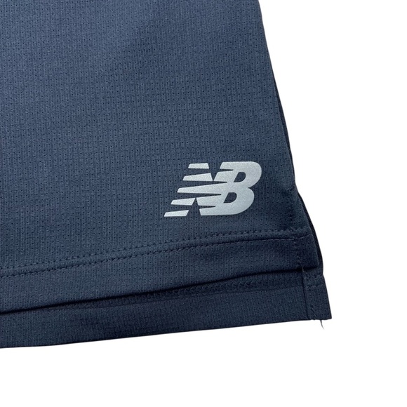 New Balance Core Run Tank Top Women’s Large Blue Workout Running Athletic Shirt - Picture 2 of 5